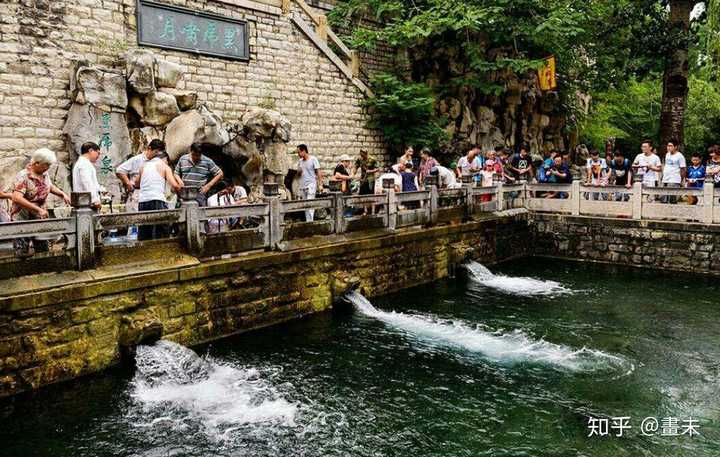 济南「黑虎泉」是一个什么景点,有哪些吸引人的地方和