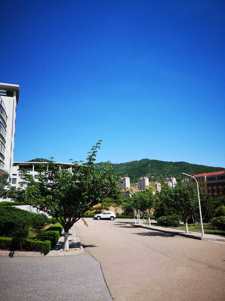 青岛科技大学崂山校区怎么样?