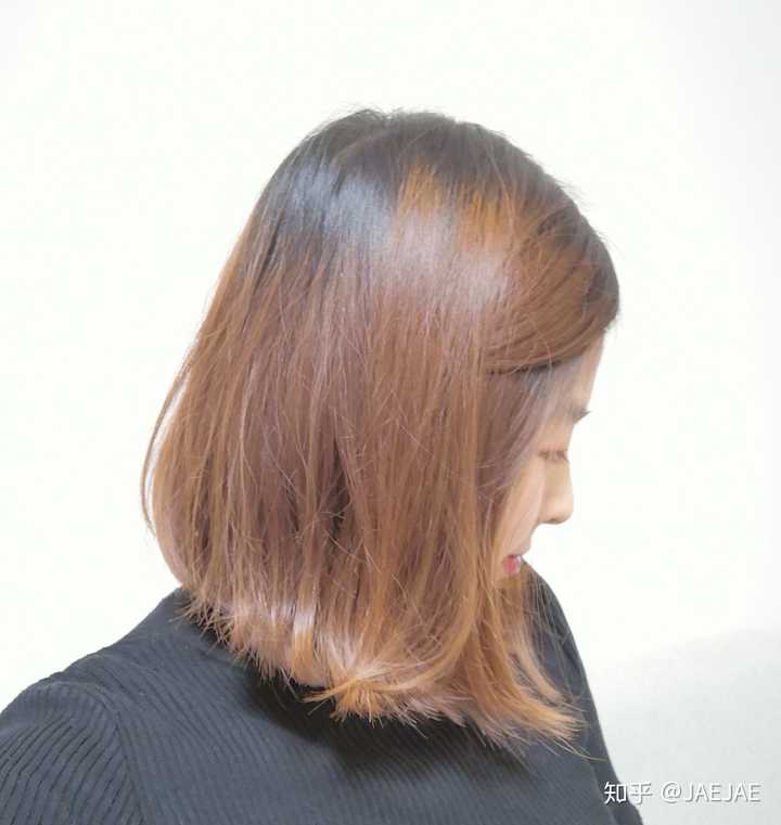 我决定染黑头发就是厌倦了染其他颜色最后都会变成头顶黑底下黄,不染