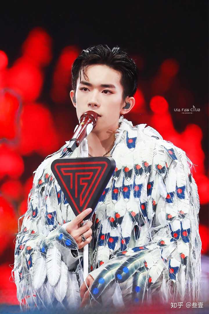 如何评价 tfboys 六周年演唱会易烊千玺的表现?