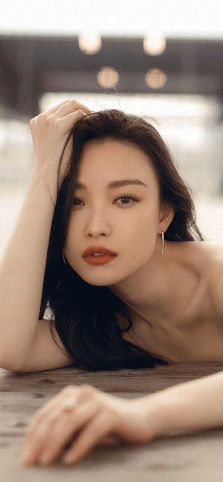 有没有特别漂亮/惊艳的女明星壁纸,谢谢大家.