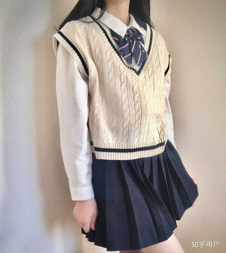 胸大的女生怎么穿 jk 制服好看?