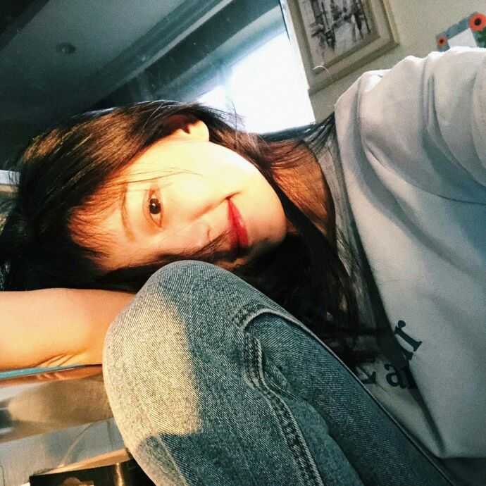 有没有笑的很甜很可爱的照片适合做女生头像?