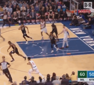 字母哥静态天赋变态:身高2.11,臂展达到了2.