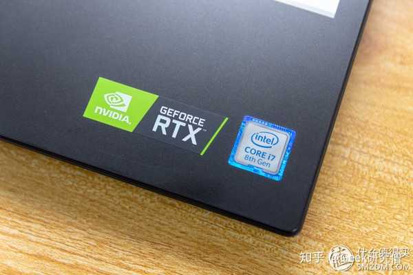 dell g7-7790 c面的右下方则是nvidia rtx的标志,同时还有个intel