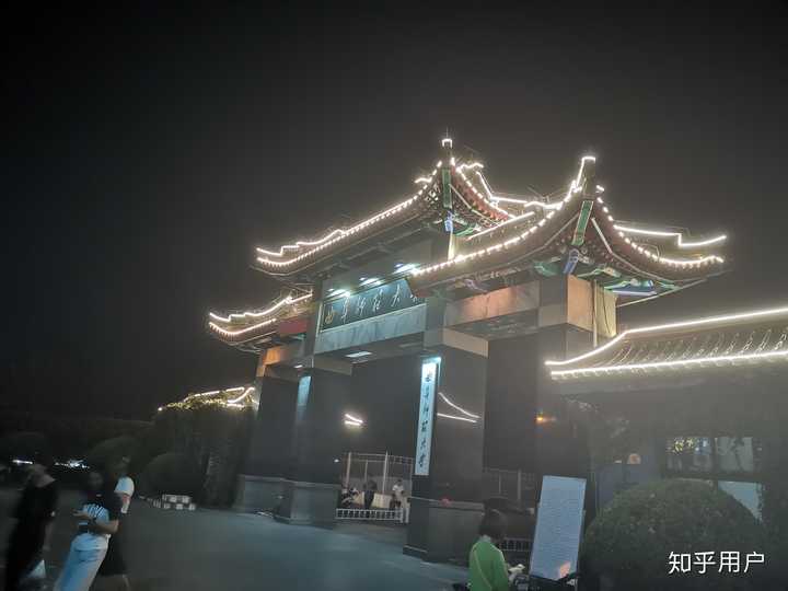 我以前总是向往着开放自由的大学,却没发现曲师大原本就拥有着她的