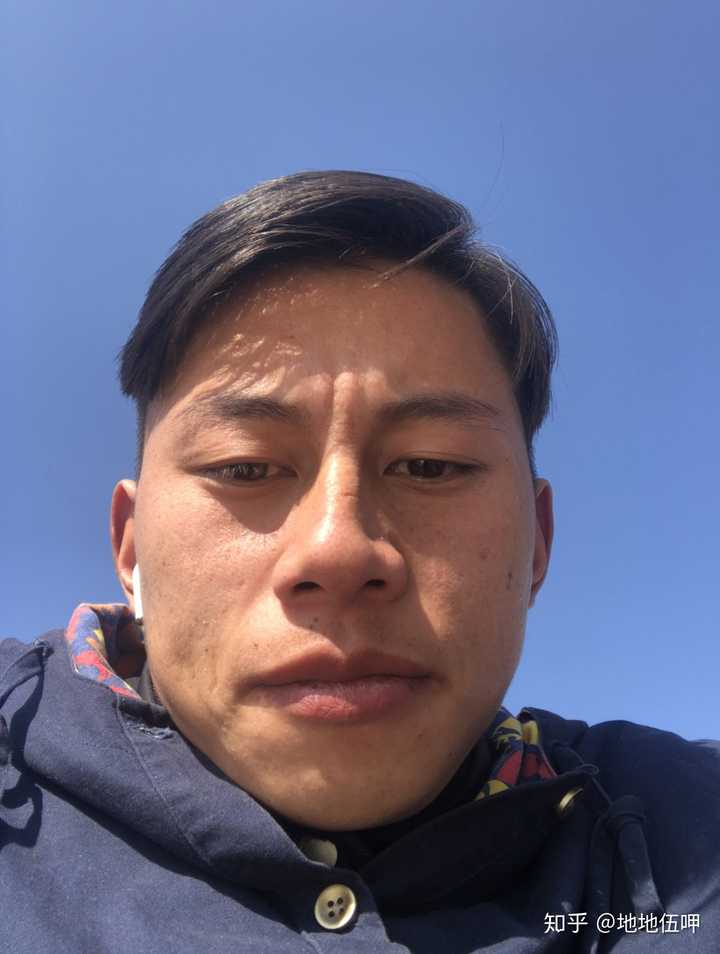为什么自拍镜像后脸歪巨丑啊!