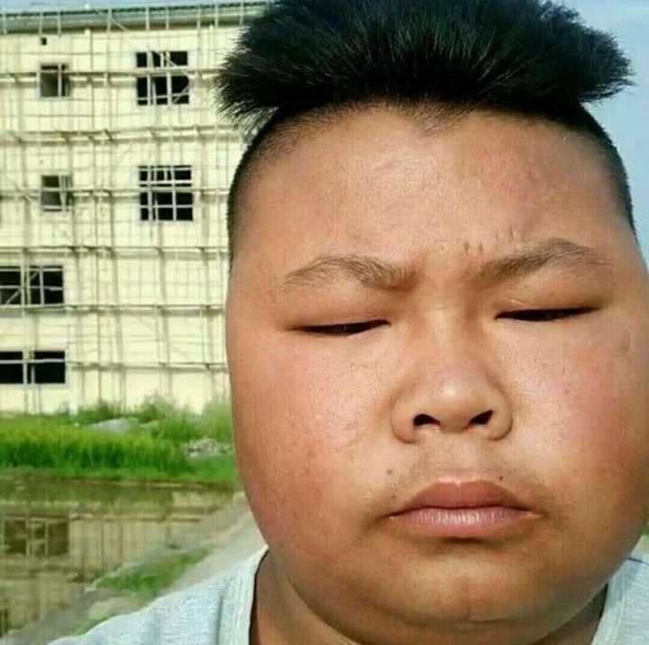 有哪些看起来就很沙雕的头像?