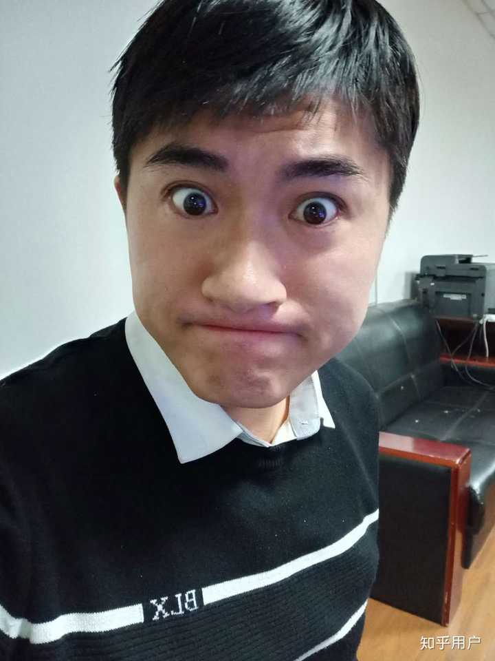 怎么看经常在朋友圈发自拍照的男性?