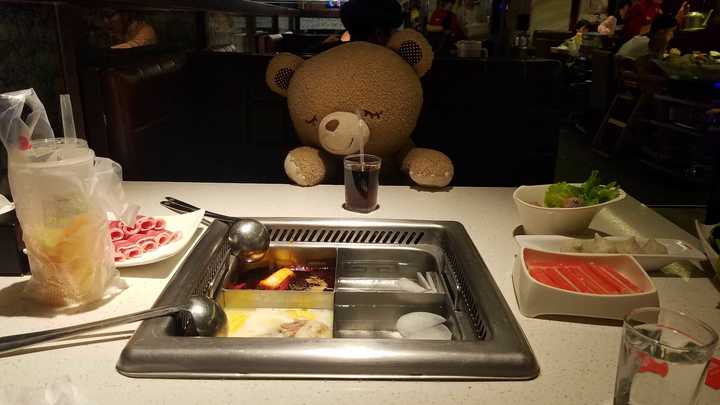 在单位里一个人吃饭太孤独了