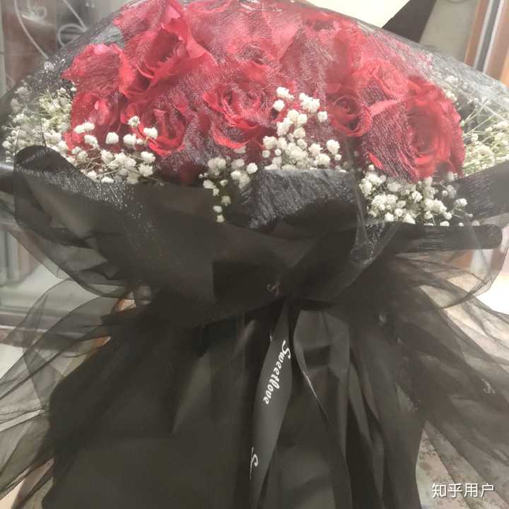 收到男朋友的玫瑰花是怎样的感觉?