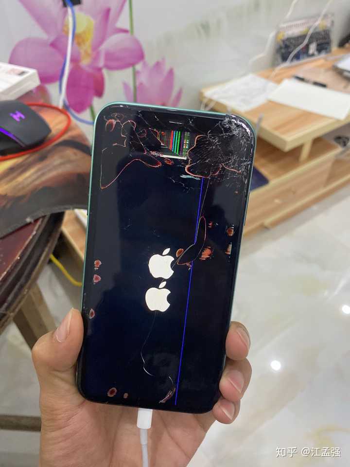 苹果手机摔弯了但不影响使用还可以修吗?(后盖也碎了)