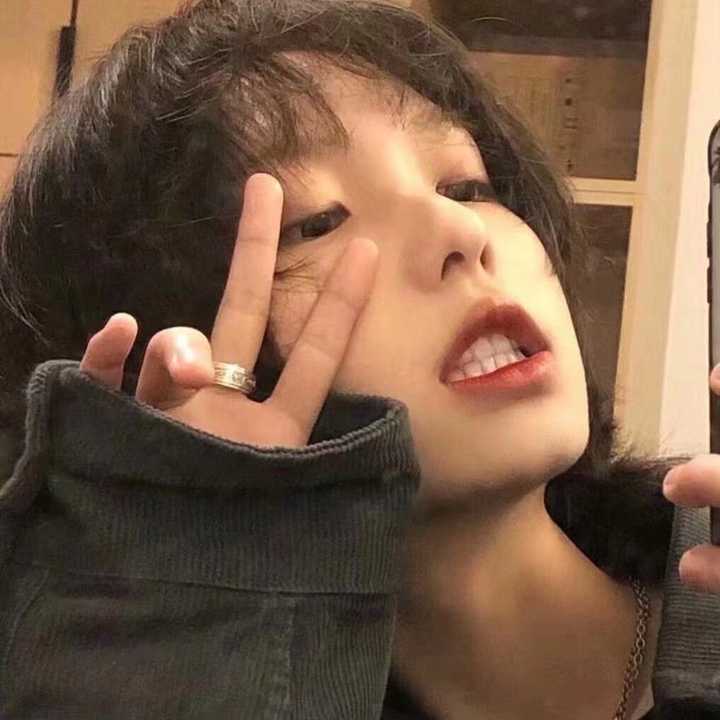 有哪些适合女生微信使用的头像?