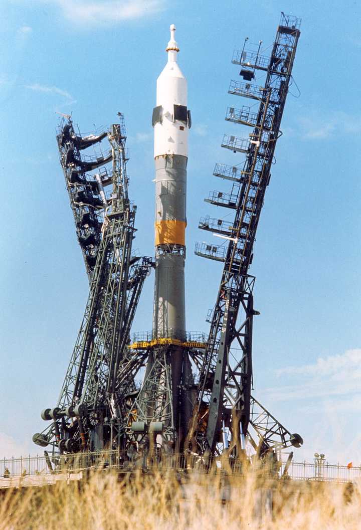事实上,苏联的确发明了世界上第一款洲际导弹,r-7,它便是联盟火箭的