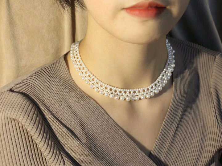 哪些款式的珍珠项链适合40岁左右的女士佩戴?