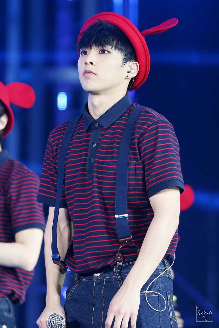 如何评价exo成员金珉锡(xiumin)的长相?