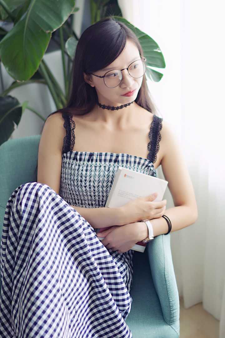 生活中有没有戴眼镜比不戴眼镜要漂亮的女生?