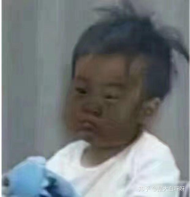 好像是黄夏温宝宝叭?韩国的一个可可爱爱的小孩纸.