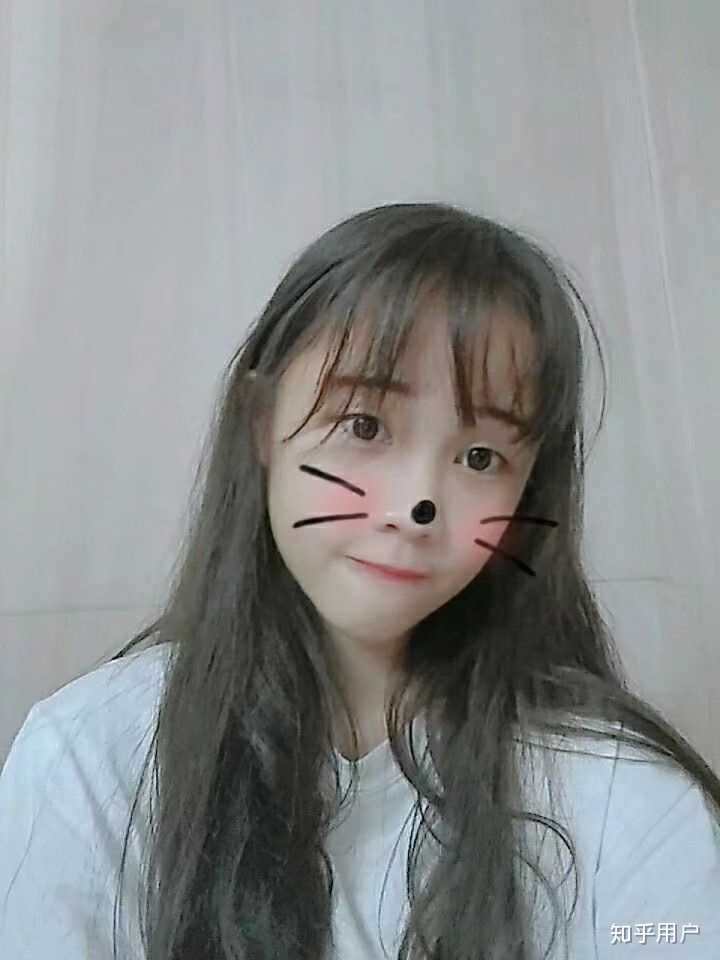 平时也很多人追  是连许多女生都喜欢的小可爱了