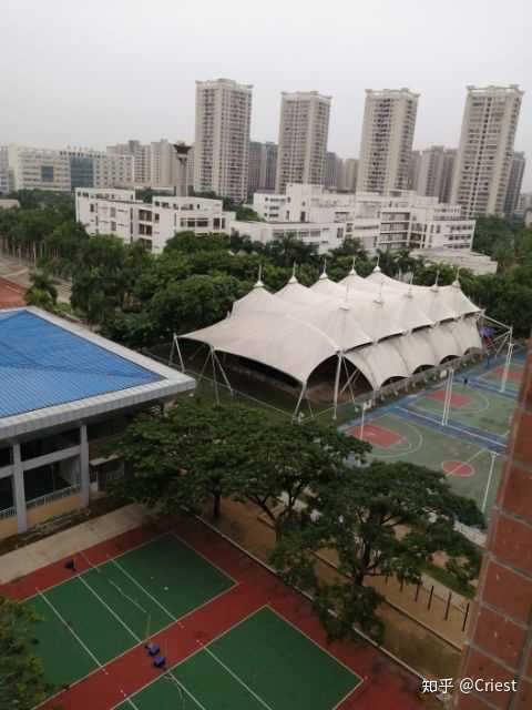 海南医学院的宿舍条件如何?校区内有哪些生活设施?