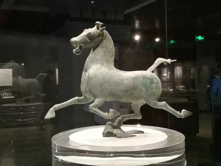 甘肃省博物馆的马踏飞燕实体
