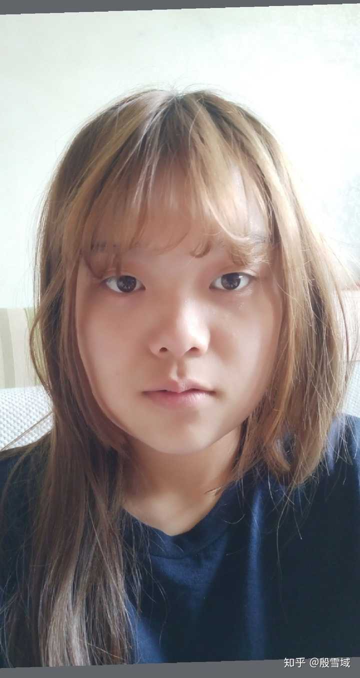 哈哈哈哈没错我就是你们喜欢的黄头发的妹妹