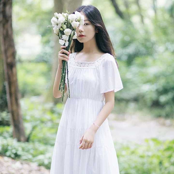 女朋友十八岁送白裙子有推荐嘛?