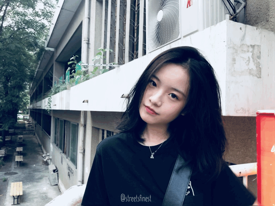 那就我自己看着傻笑咯!