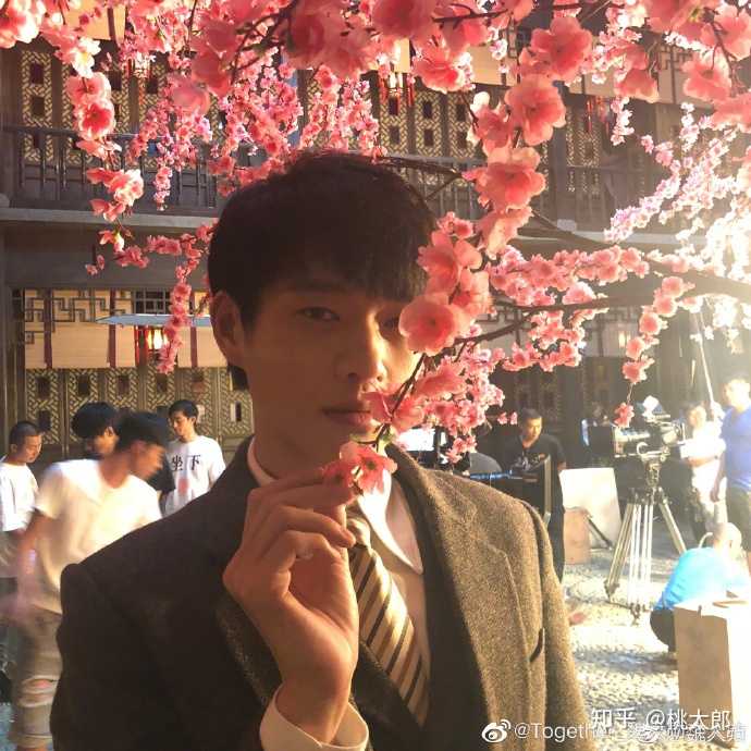 魏大勋有哪些适合做头像的照片?