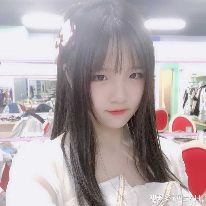 肿眼泡单眼皮塌鼻子但可爱是什么感受?