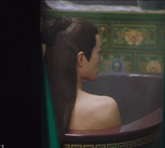 面对这个问题我其实是有点困扰的,因为在近一千张的动图里面找,很难