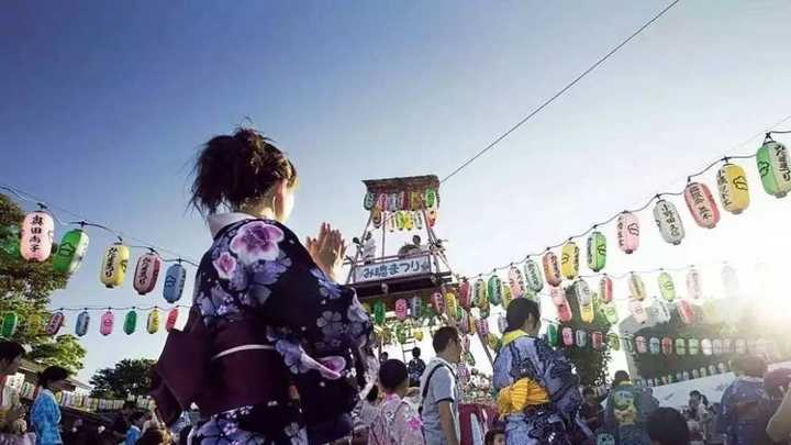 去日本旅游,有哪些当地传统节日庆典值得体验?