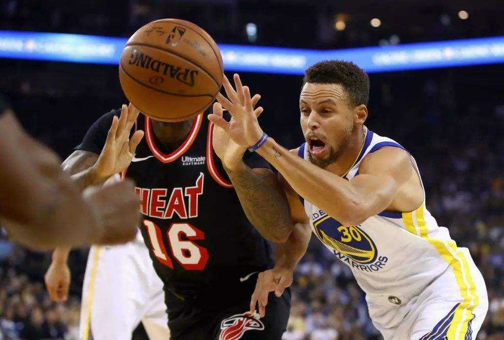 这篮球打的太搞笑了片尾有福利 nba 乔丹 科比 詹姆斯