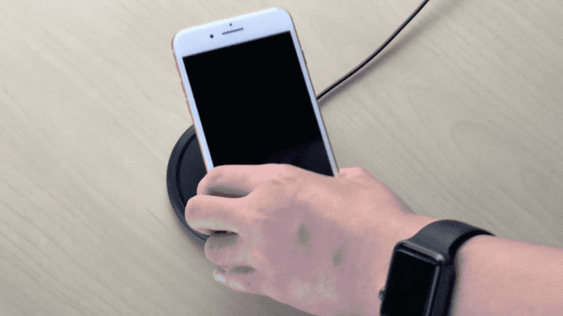 实际测试中,一台 15% 电量的 iphone 8 plus 从上午 9 点充电到中午