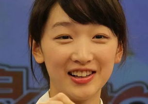 本人女,不爱笑,眼睛长成死鱼眼了,看谁都凶凶的,导致别人看我的表情也