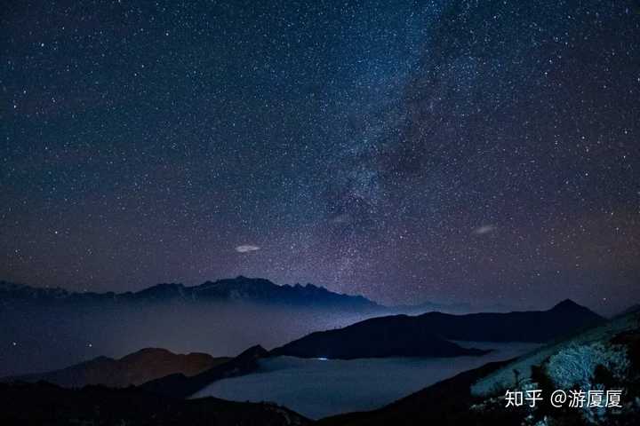 去红岩顶住云景房,看星空云瀑!