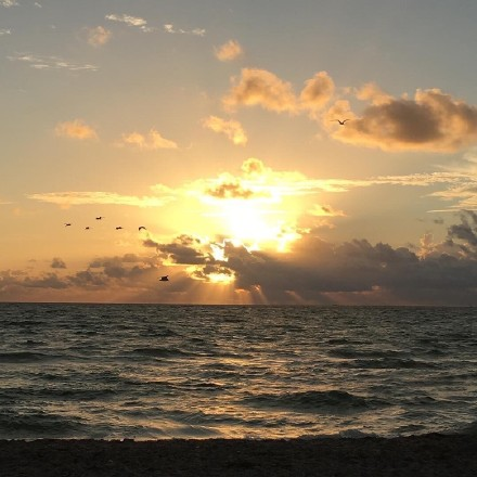 还有大海与夕阳等,看起来就心情安静.