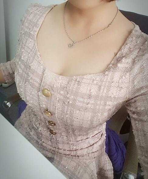 大胸怎么穿才不会被人认为轻浮?