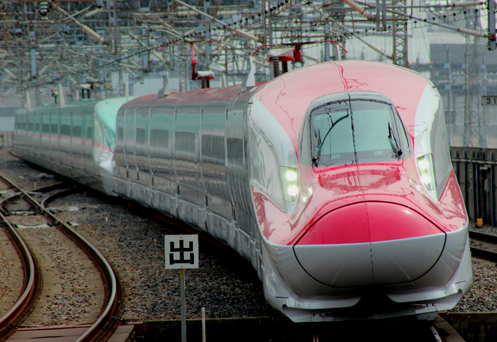 新干线大宫驿,并继续直通运行至限速 130 km/h 的田泽湖线和奥羽本线