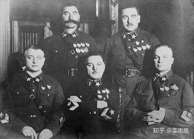 才开始解决问题,应该说如果苏军以1937年的状态上二战,不会比沙俄强