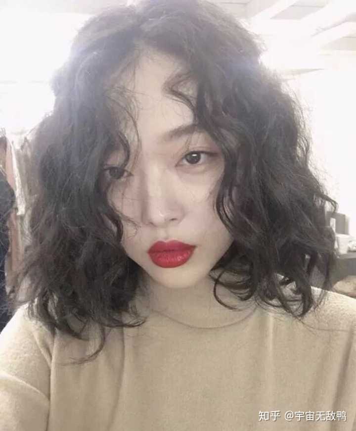 羊毛卷是下面这种(现在想想 如果头发没有过肩或者刚好齐肩不要轻易去