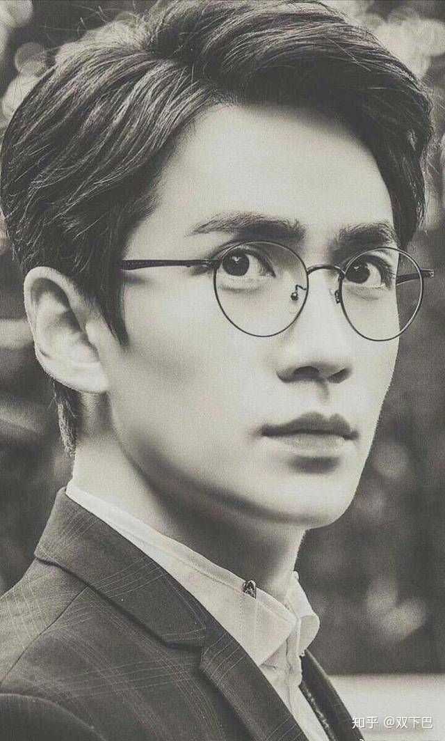 现在娱乐圈有哪些长得好看还不娘的男明星