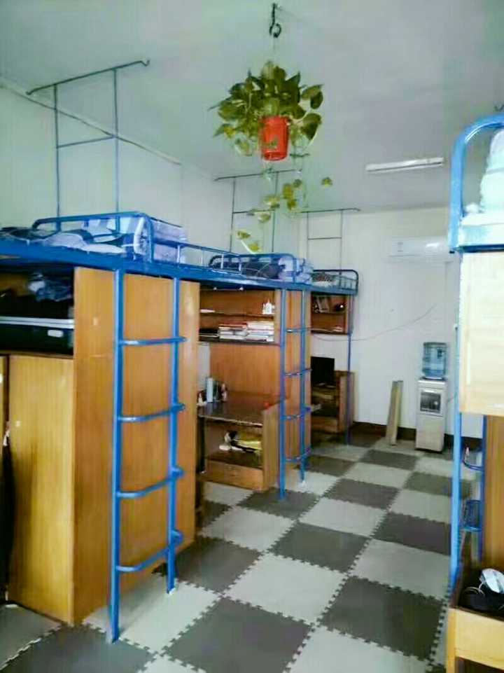 湖南应用技术学院好不好,请从教学质量,宿舍条件,收费