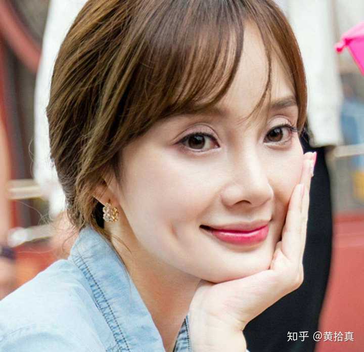 李小璐直播被网友评为网红整容脸,如何看待她现在的颜值相貌?