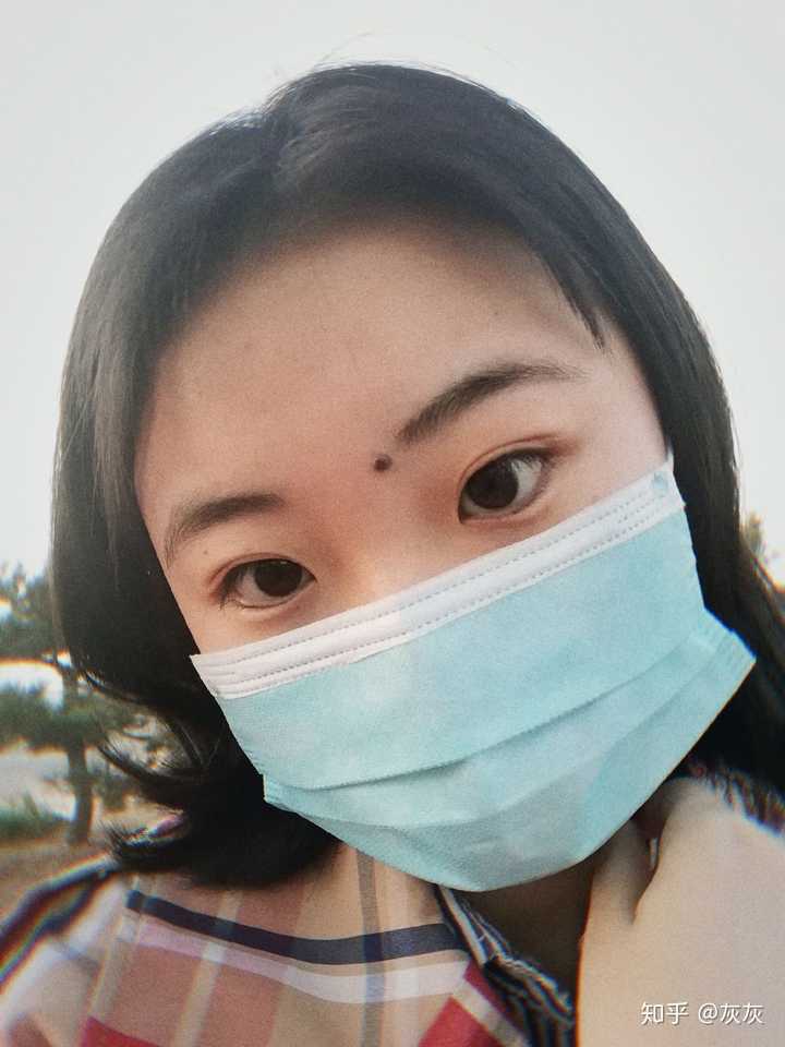 女生右眉上有痣好吗