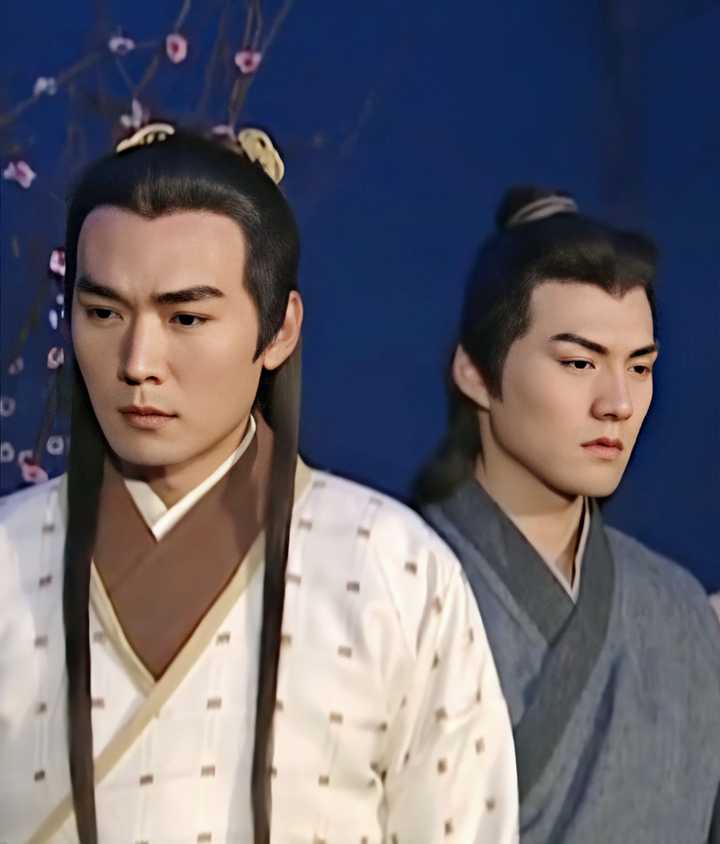 大家觉得焦恩俊和严屹宽那个更好看?