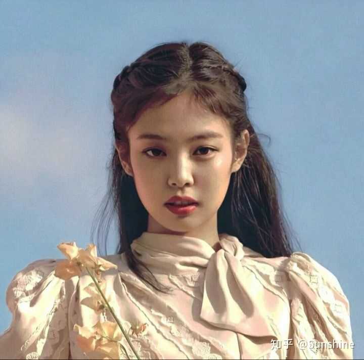 有没有blackpink金智妮(jennie)的美图分享?(可做头像的内种)?