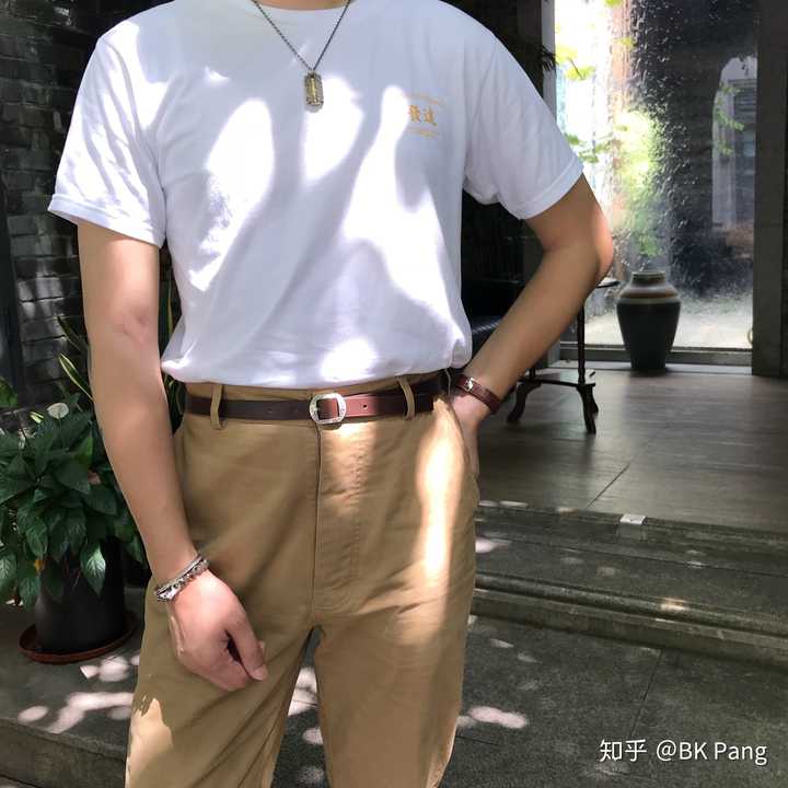 168cm106斤的男生怎样买衣服合适呀?