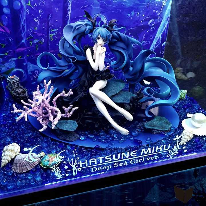 这款深海少女称得上是miku手办中的海景房 坐在海底珊瑚上的蓝发黑裙