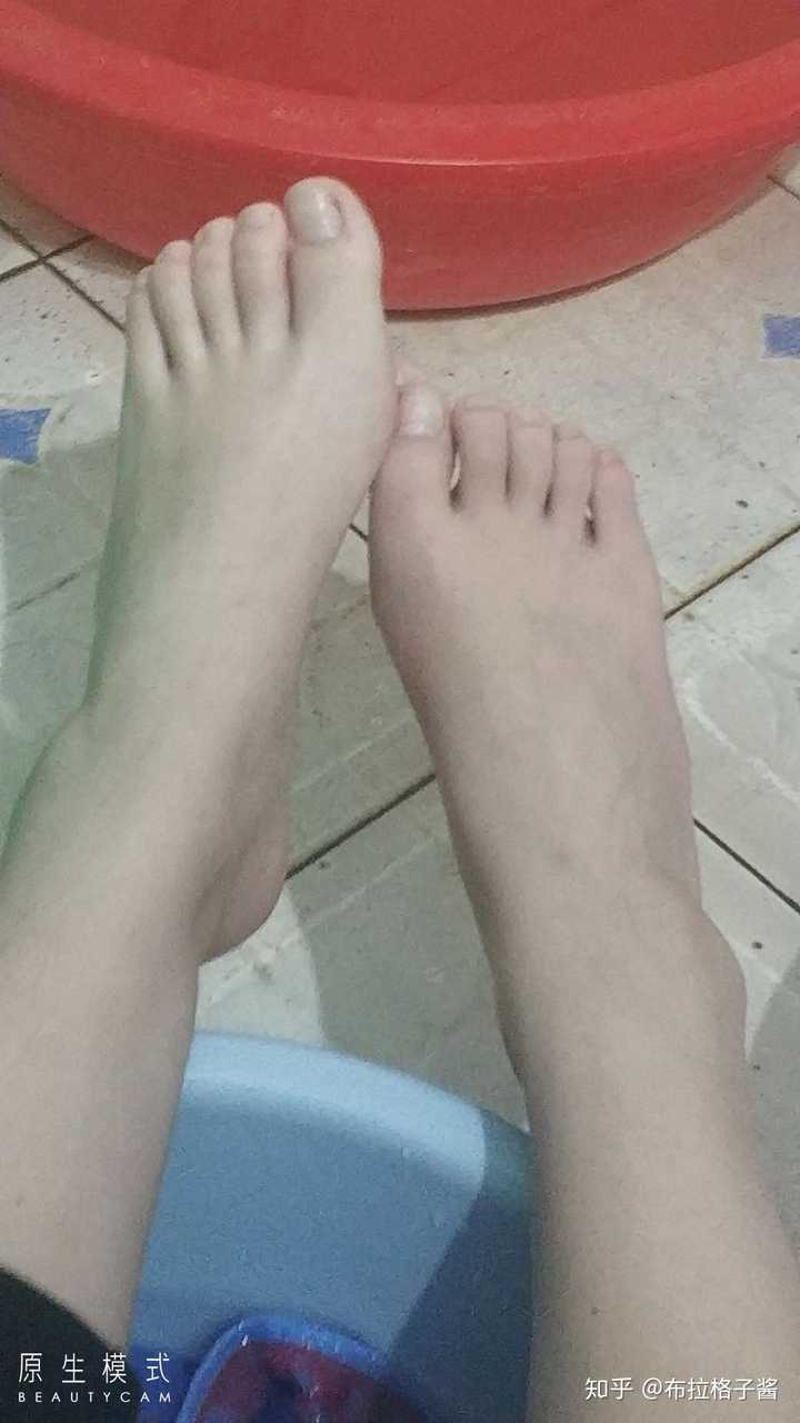 女生的脚很好看是一种什么样的体验?